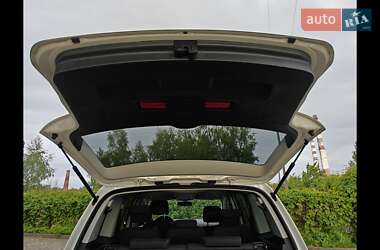 Мінівен Volkswagen Touran 2013 в 