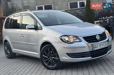 Минивэн Volkswagen Touran 2007 в Иршаве