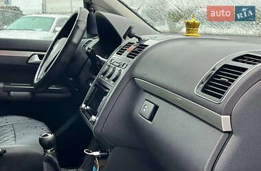 Минивэн Volkswagen Touran 2009 в 