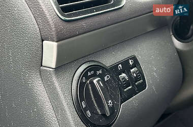 Минивэн Volkswagen Touran 2009 в 
