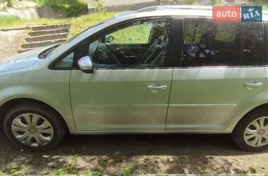 Минивэн Volkswagen Touran 2014 в 