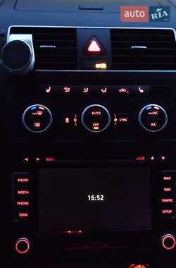 Минивэн Volkswagen Touran 2014 в 