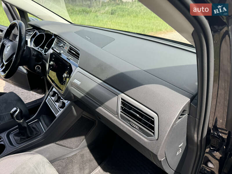 Микровэн Volkswagen Touran 2020 в Броварах