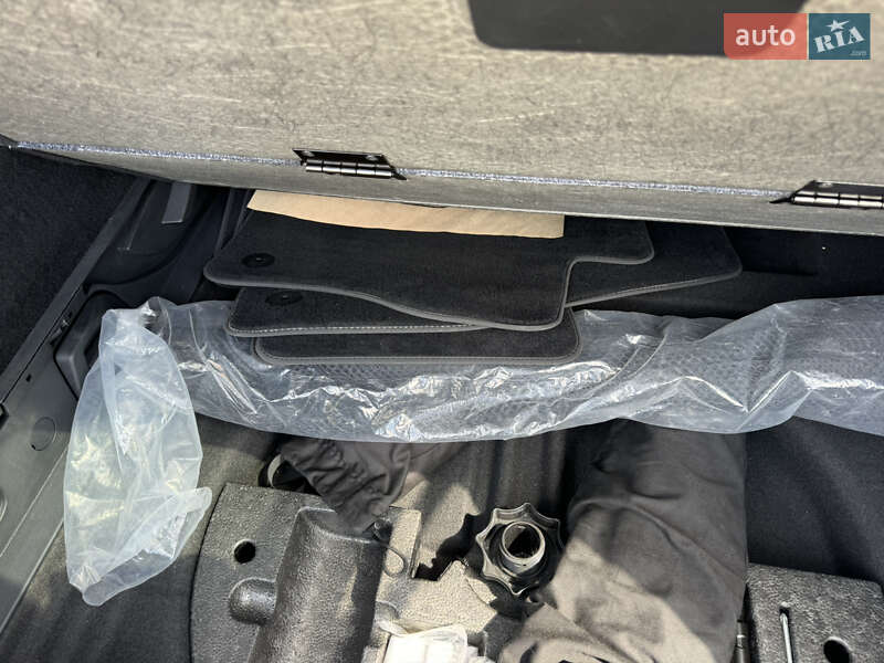 Микровэн Volkswagen Touran 2020 в Броварах