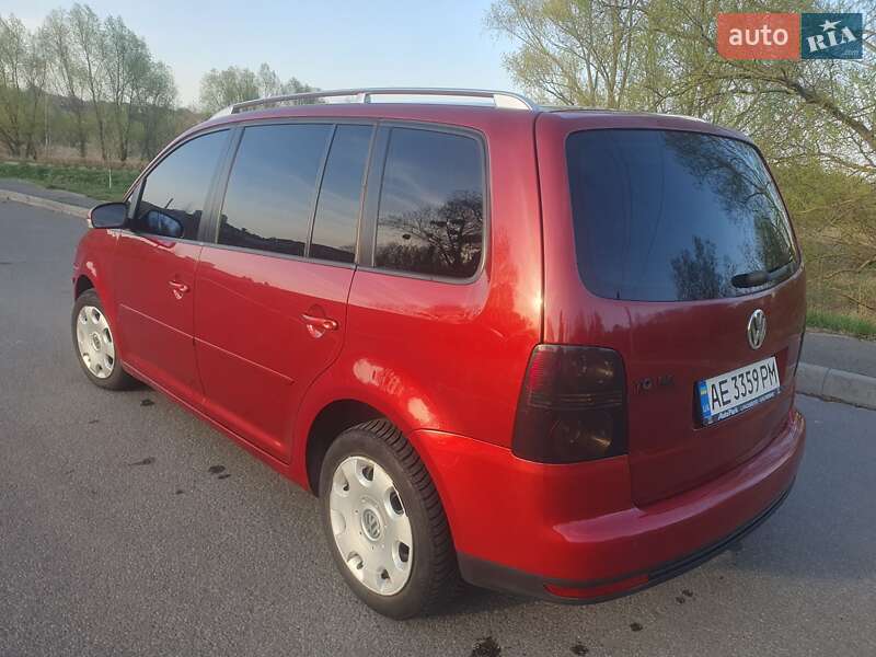 Мінівен Volkswagen Touran 2007 в Бучі