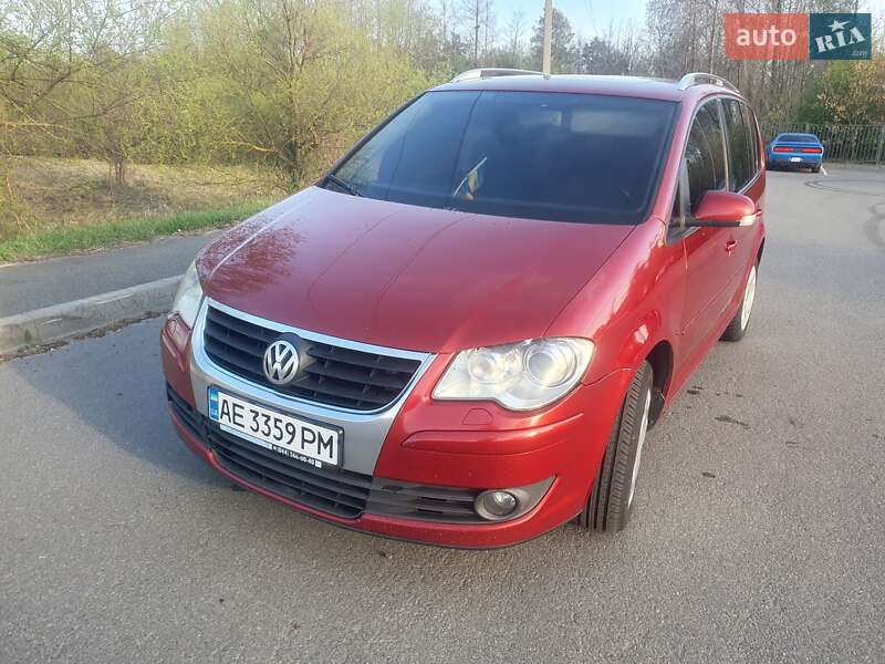 Мінівен Volkswagen Touran 2007 в Бучі
