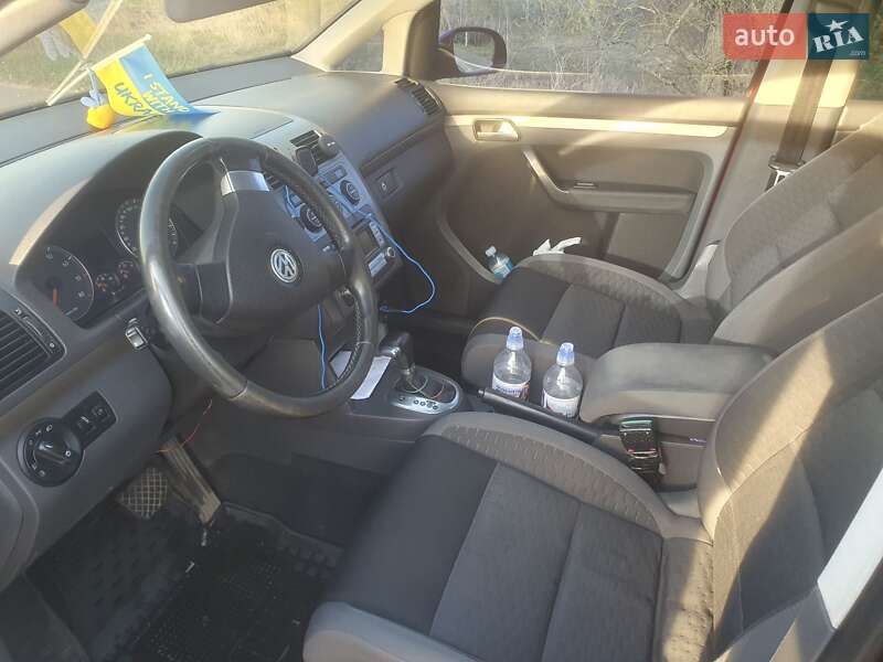Мінівен Volkswagen Touran 2007 в Бучі