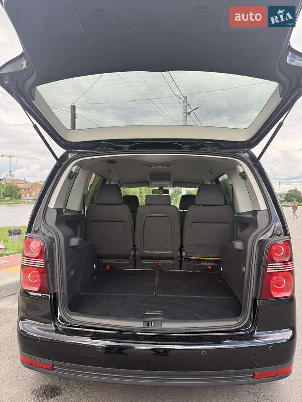 Мінівен Volkswagen Touran 2009 в Білій Церкві