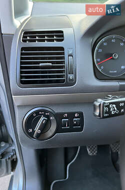 Минивэн Volkswagen Touran 2008 в 
