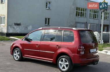Минивэн Volkswagen Touran 2007 в 