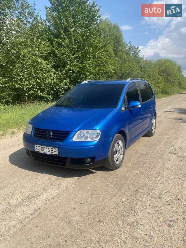 Мінівен Volkswagen Touran 2005 в 