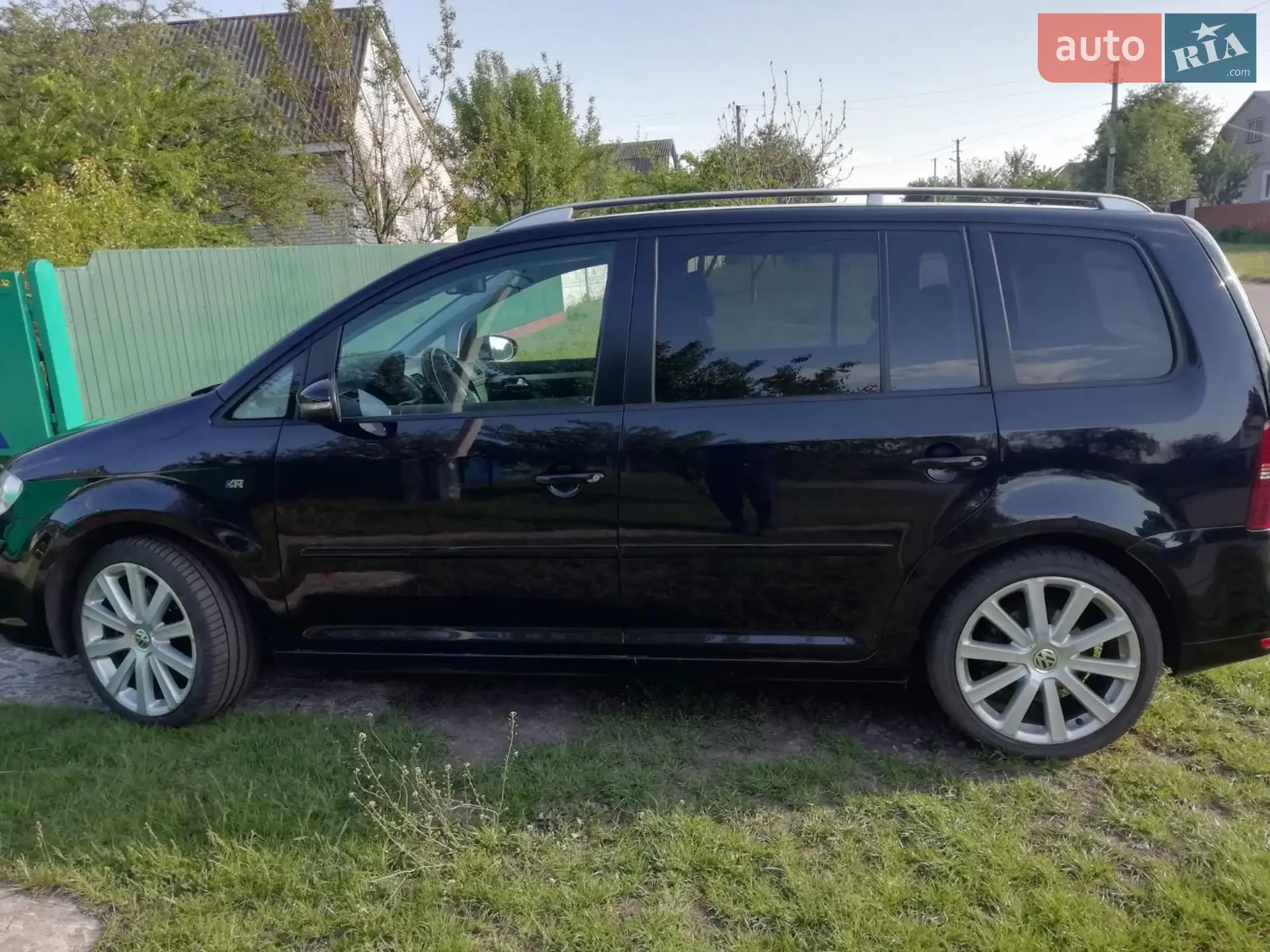 2010 Volkswagen Touran - фото 1