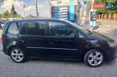 Мінівен Volkswagen Touran 2011 в 