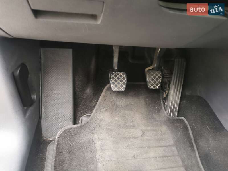 Минивэн Volkswagen Touran 2009 в Любомле