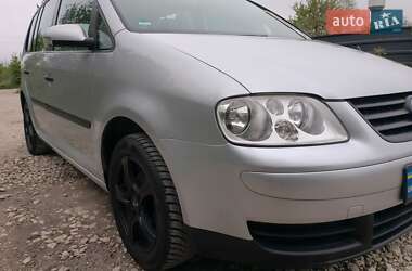 Минивэн Volkswagen Touran 2004 в 