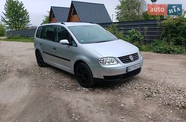 Минивэн Volkswagen Touran 2004 в 