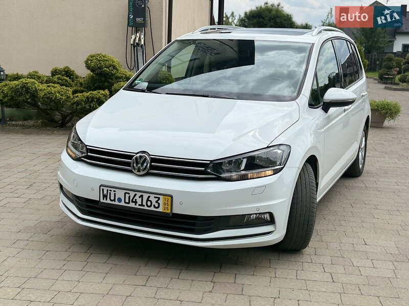 Мікровен Volkswagen Touran 2017 в Стрию