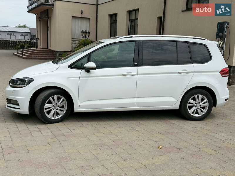 Мікровен Volkswagen Touran 2017 в Стрию