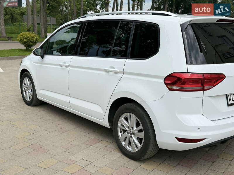 Мікровен Volkswagen Touran 2017 в Стрию
