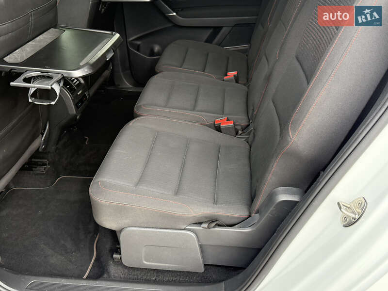 Мікровен Volkswagen Touran 2017 в Стрию