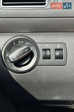 Минивэн Volkswagen Touran 2013 в 