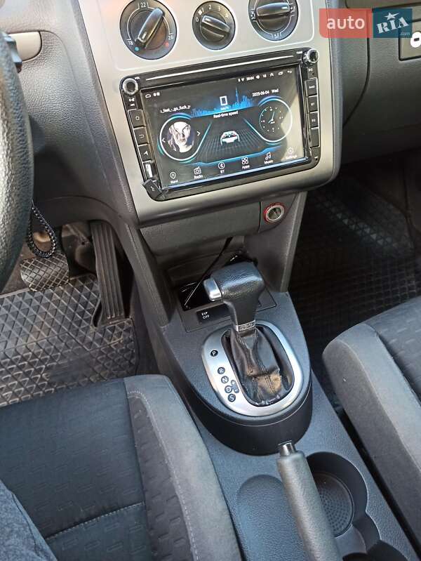 Мінівен Volkswagen Touran 2007 в Городку