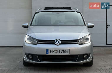 Минивэн Volkswagen Touran 2015 в 
