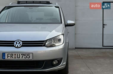 Минивэн Volkswagen Touran 2015 в 