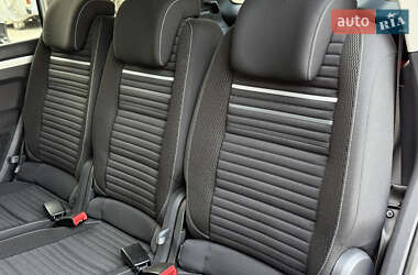 Минивэн Volkswagen Touran 2015 в 