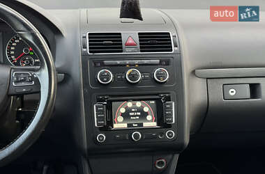 Минивэн Volkswagen Touran 2015 в 