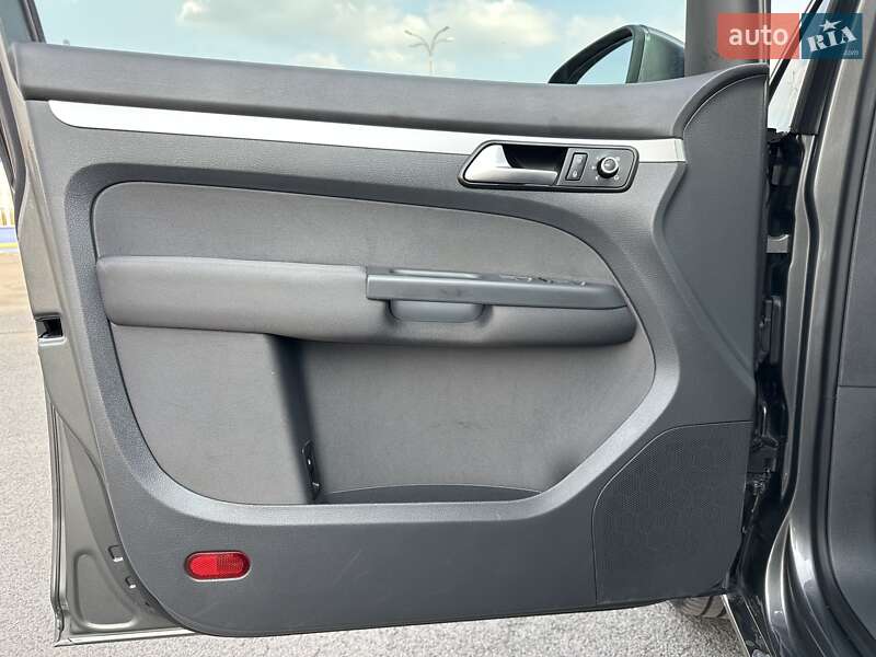 Мінівен Volkswagen Touran 2014 в Луцьку
