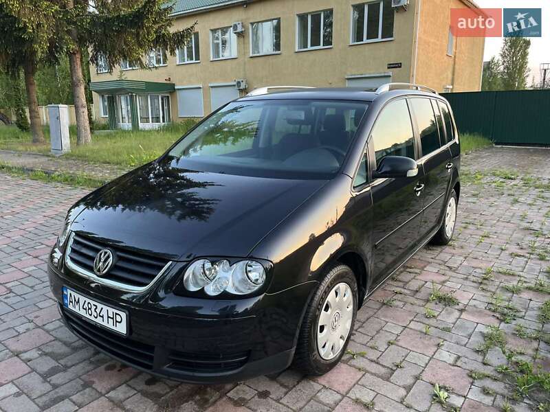 Мінівен Volkswagen Touran 2005 в 