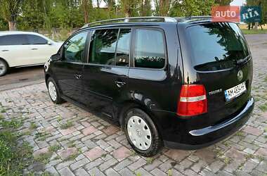 Мінівен Volkswagen Touran 2005 в 