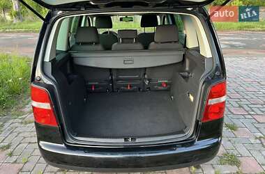 Мінівен Volkswagen Touran 2005 в 