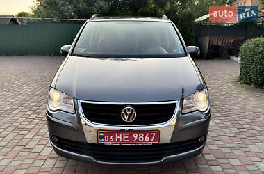 Минивэн Volkswagen Touran 2008 в Хороле