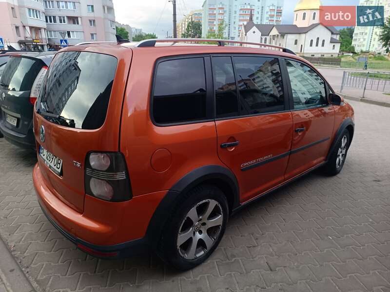 Мінівен Volkswagen Touran 2007 в Новояворівську