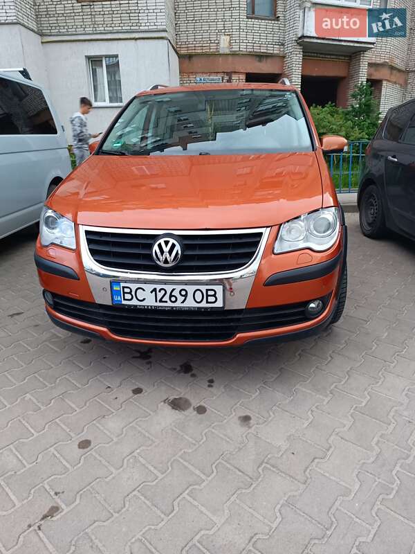 Мінівен Volkswagen Touran 2007 в Новояворівську