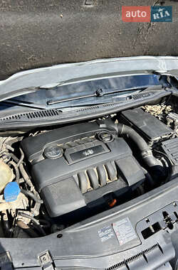 Мінівен Volkswagen Touran 2005 в 