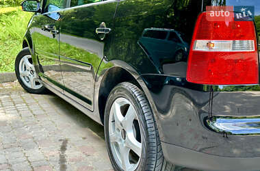 Минивэн Volkswagen Touran 2004 в 