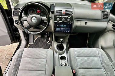 Минивэн Volkswagen Touran 2004 в 