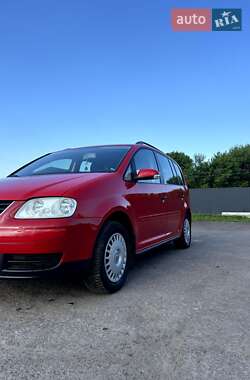 Мінівен Volkswagen Touran 2006 в Луцьку