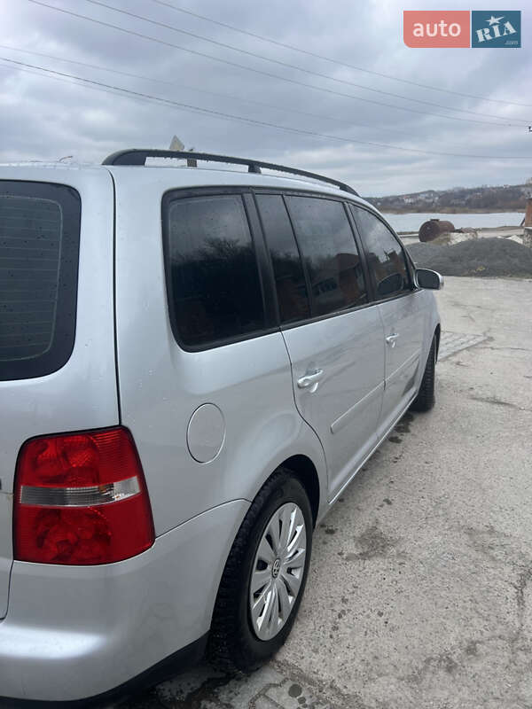 Минивэн Volkswagen Touran 2004 в Камне-Каширском
