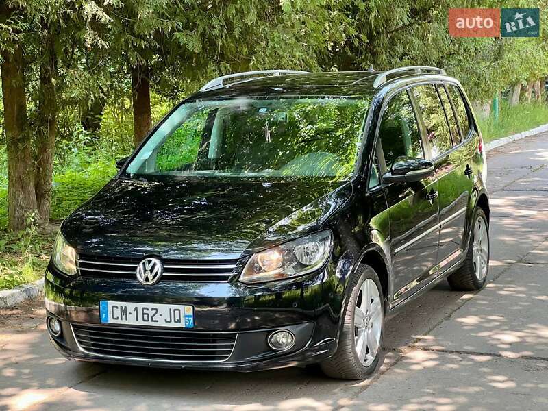 Мінівен Volkswagen Touran 2012 в 