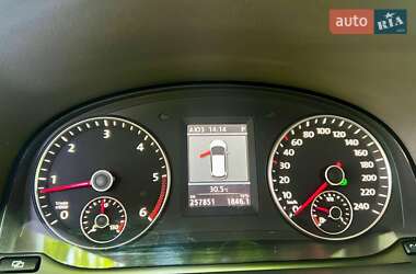 Мінівен Volkswagen Touran 2012 в 