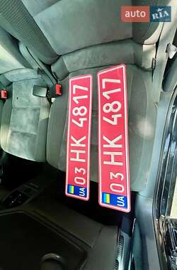 Мінівен Volkswagen Touran 2012 в 
