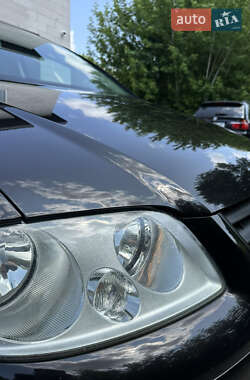 Минивэн Volkswagen Touran 2006 в 