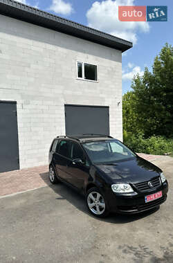 Минивэн Volkswagen Touran 2006 в 