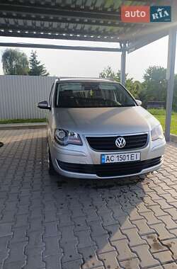 Минивэн Volkswagen Touran 2010 в 