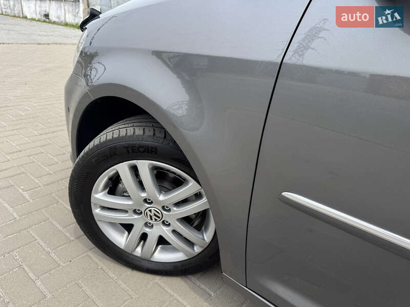 Минивэн Volkswagen Touran 2011 в Белой Церкви