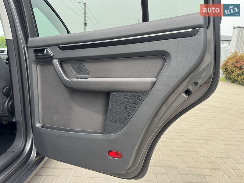 Минивэн Volkswagen Touran 2011 в Белой Церкви